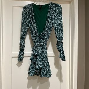 Long-Sleeve Green & White Floral Mini dress